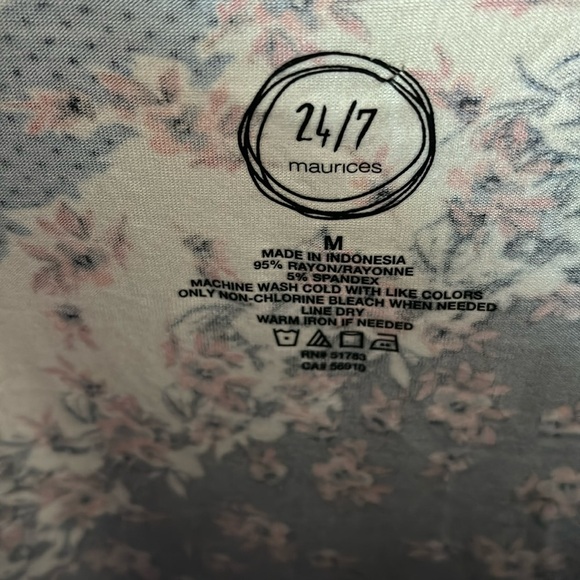 Women’s Maurice’s 24/7 Knot Front Top, Lattice shoulder, Medium, patriotic - Picture 4 of 6